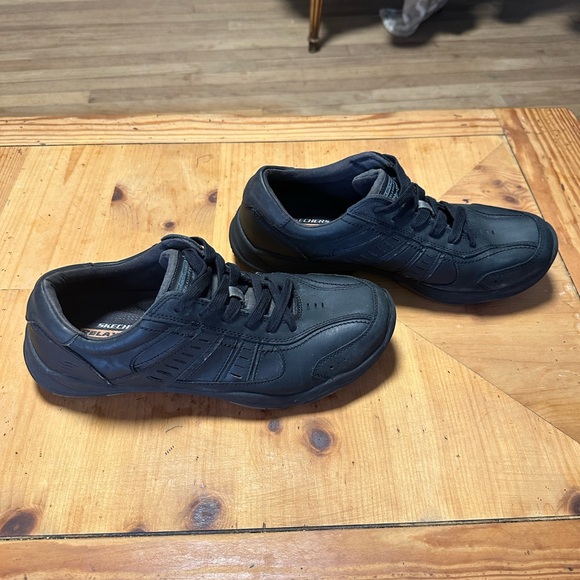 Skechers Men's Dark Sneakers Size 10.5 - Picture 3 of 8